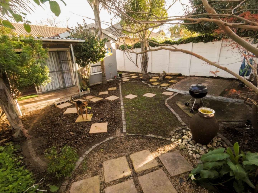 To Let 4 Bedroom Property for Rent in Rondebosch Park Estate Western Cape